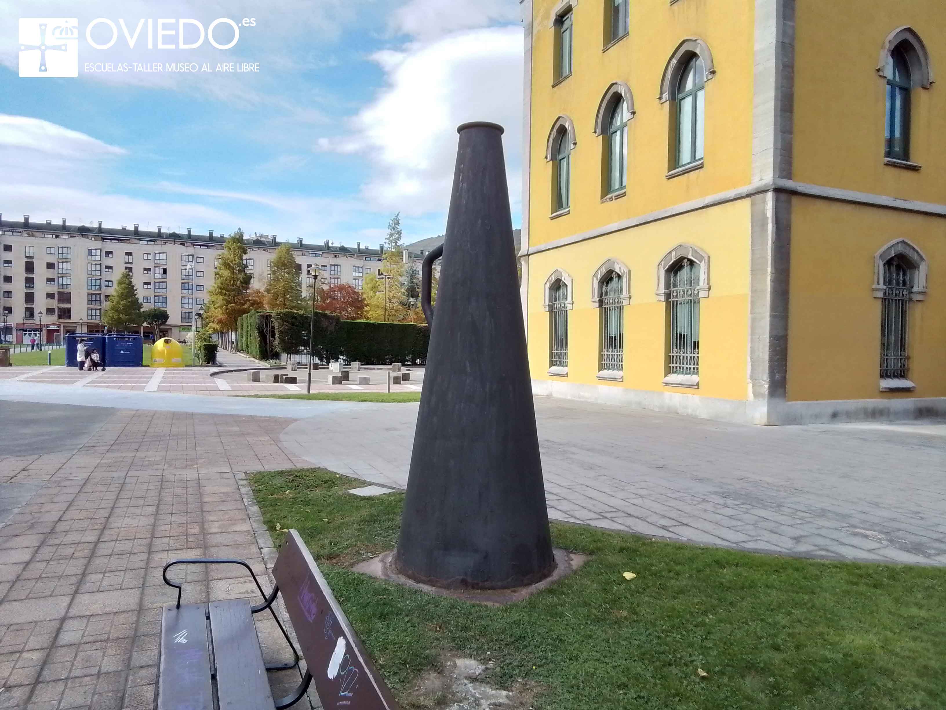 Escultura El Megáfono